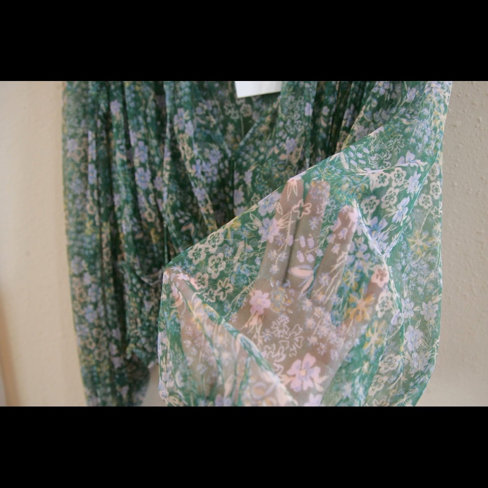 NEW Free People Romantic Green Floral Sheer Blouse - Picture 2 of 3